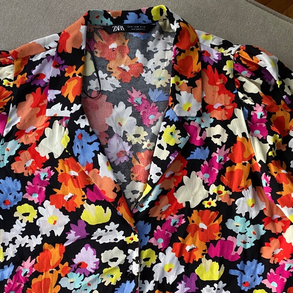 Zara Lapel Collar Floral Print Pattern Top NWOT - Picture 11 of 11